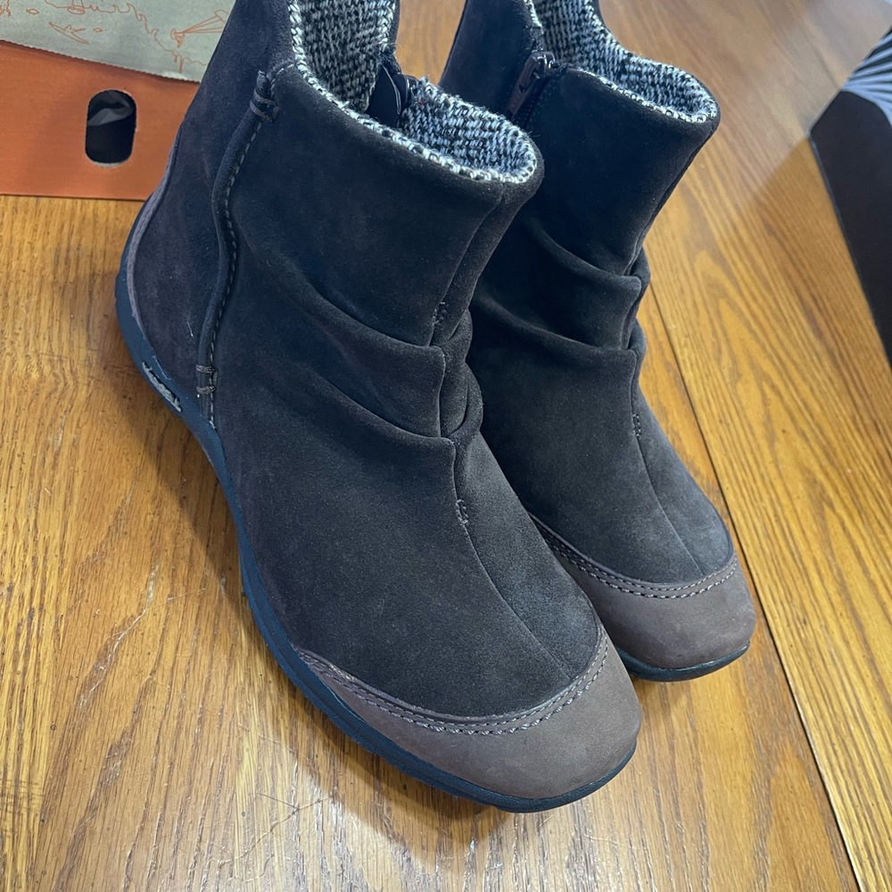 Women's Brown Suede Ankle Boots